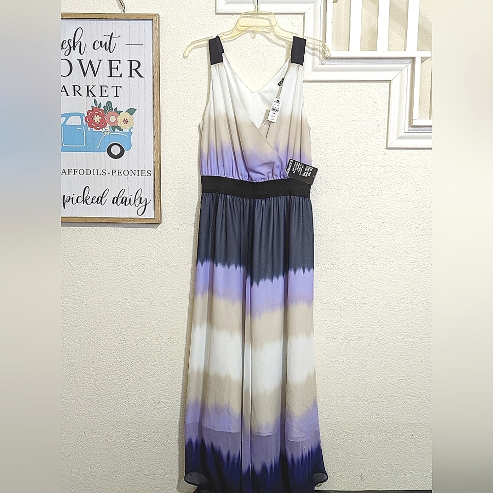 Express NWT long cocktail gown 100%Polyester Size Medium